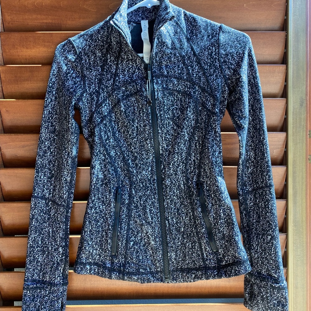 Lulu lemon women’s define jacket, SIZE: 2, COLOR: Black with grey speckles